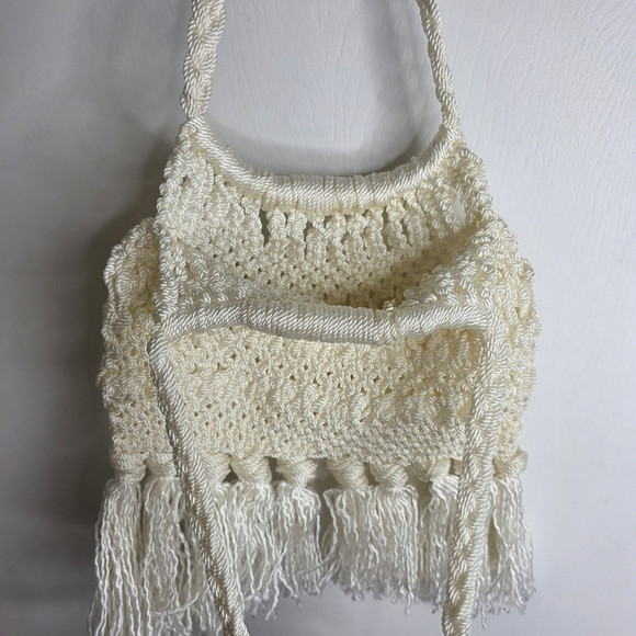 Vintage Style Boho Macrame Fringe Shoulder Bag Off-White Tassel Detail - Picture 3 of 4